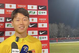 国足亚运队第18分钟0-1落后韩国，洪贤锡任意球直接破门！